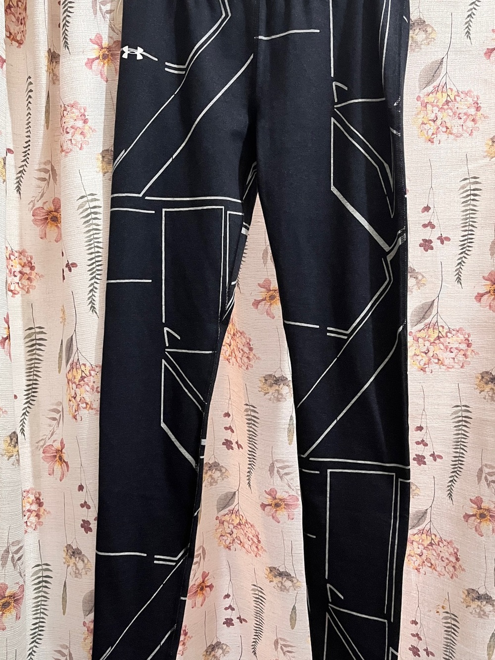 Under Armour Black Leggings with White Geometric Lines